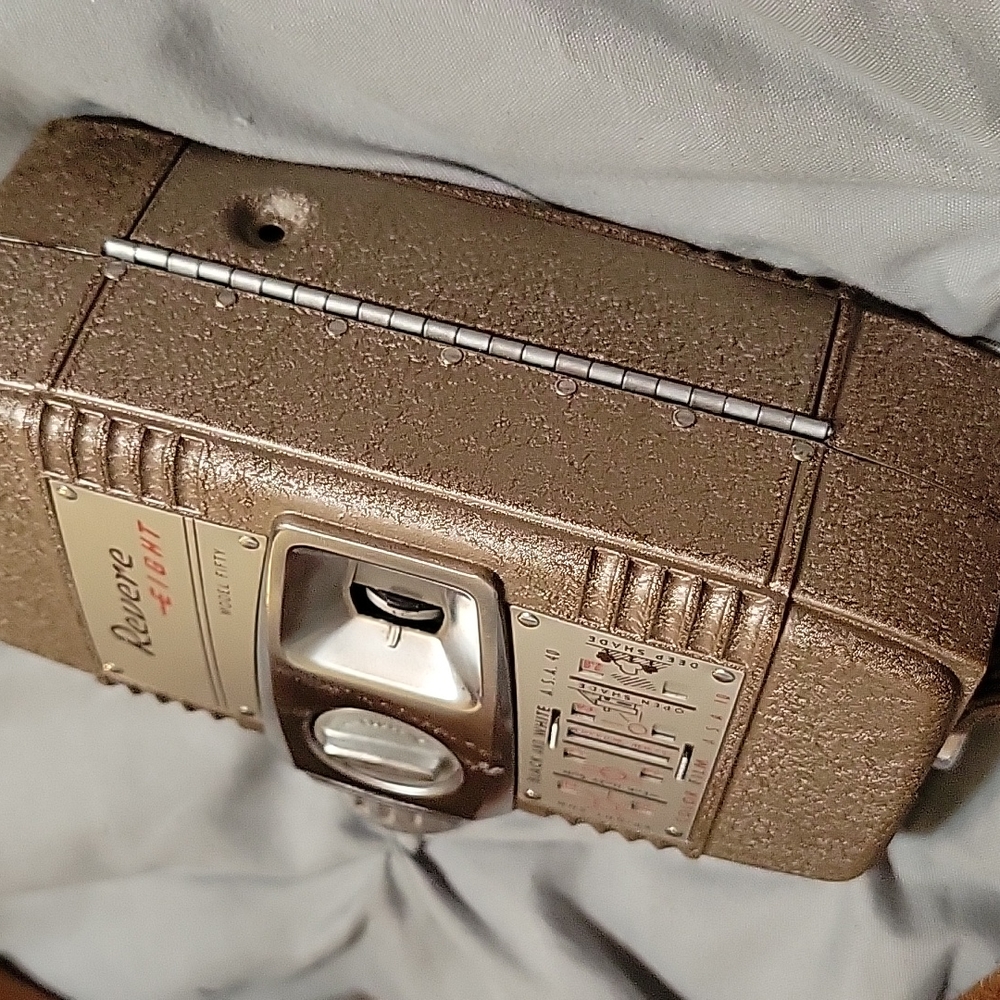 Vintage revere 8 mm movie camera circa 1950s - Picture 5 of 7